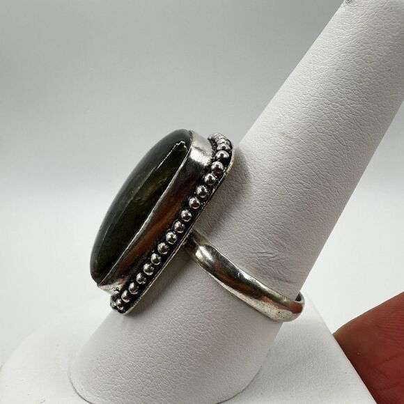 12x24mm Rectangle shaped Cabochon Labradorite in Sterling Silver Ring! - Picture 9 of 12